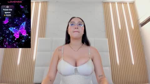 emily_nova_ online show from March 2026 11:48:02 AM