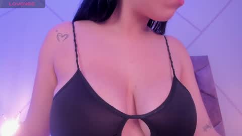 emily_nova_ online show from April 2026 12:06:02 PM