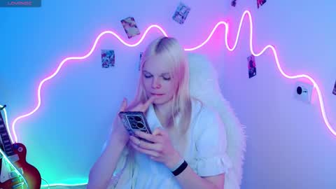 Lia online show from October 2025 05:02:02 PM