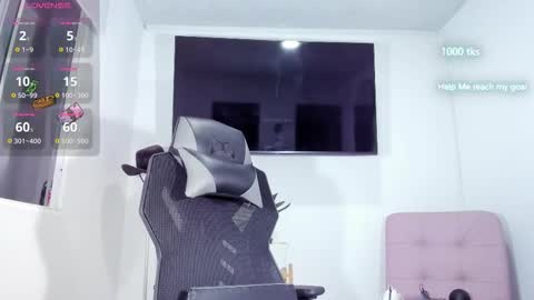 emily_palmeer online show from March 2026 10:53:01 AM