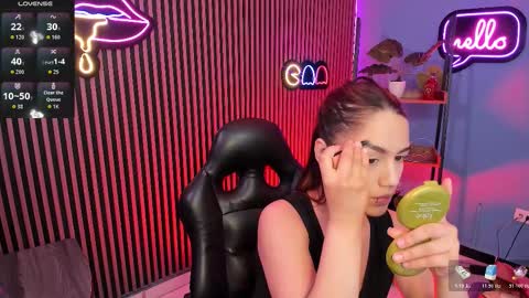 Snapshot of emily_roberts1 chatting on November 2025 02:47:01 AM Emily online show from November 2025 02:47:01 AM