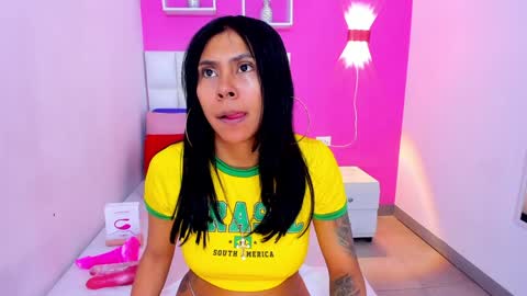 Snapshot of emily_sexy3 chatting on December 2024 10:56:02 AM Emily online show from December 2024 10:56:02 AM