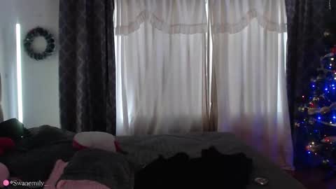 Emily  Swan online show from December 2024 06:38:02 PM