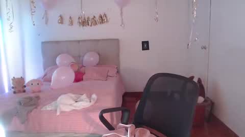 Emily  Swan online show from January 2025 07:02:02 PM