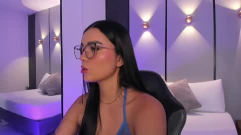 Snapshot of emily_tolson chatting on June 2026 09:45:01 PM emily_tolson online show from June 2026 09:45:01 PM