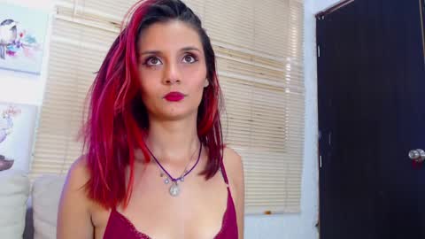 Snapshot of emily_tonson chatting on January 2025 01:47:02 PM Emily online show from January 2025 01:47:02 PM