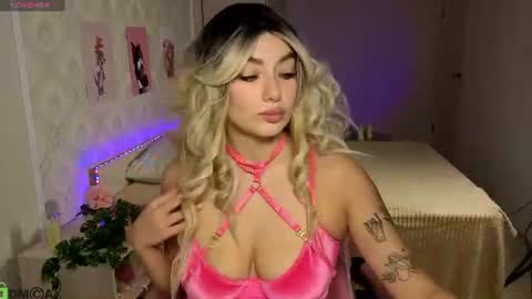 Snapshot of emily_tyler19 chatting on June 2026 08:14:02 AM Emily online show from June 2026 08:14:02 AM