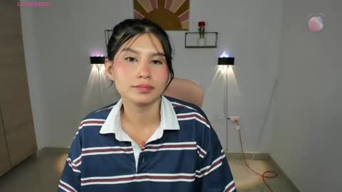Snapshot of emily_villamil_ chatting on April 2026 11:18:01 PM Emi online show from April 2026 11:18:01 PM