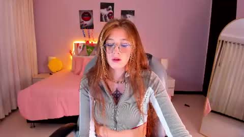 Snapshot of emily_warren__ chatting on July 2026 08:11:01 PM emily_warren__ online show from July 2026 08:11:01 PM