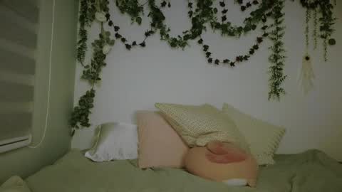 Snapshot of emilyalexa chatting on May 2026 12:32:02 PM Emily Alexa online show from May 2026 12:32:02 PM