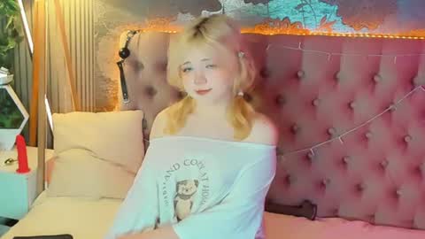 Snapshot of emilyangels chatting on July 2026 08:00:02 AM Baby Emelli online show from July 2026 08:00:02 AM