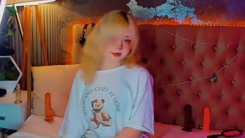Snapshot of emilyangels chatting on July 2026 06:50:02 AM Baby Emelli online show from July 2026 06:50:02 AM