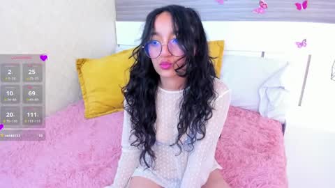 Snapshot of emilyblussh chatting on April 2026 07:25:02 PM Emily Bluush online show from April 2026 07:25:02 PM