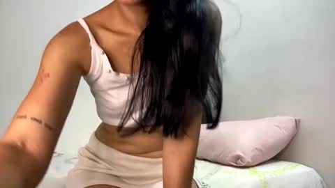 Snapshot of emilybrown01 chatting on May 2026 04:30:02 AM emilybrown01 online show from May 2026 04:30:02 AM