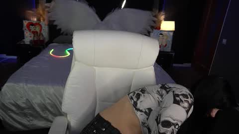 Emy online show from February 2026 07:18:01 AM