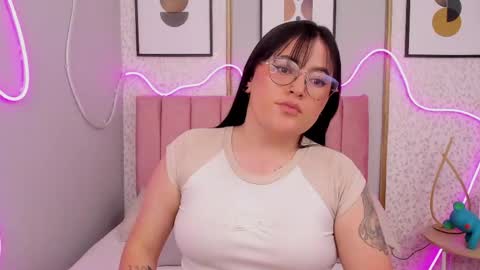 Snapshot of emilycartermd chatting on May 2026 05:36:02 AM Emily online show from May 2026 05:36:02 AM