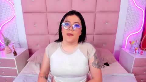 Snapshot of emilycartermd chatting on May 2026 03:58:02 AM Emily online show from May 2026 03:58:02 AM