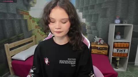 Emilyhaves online show from September 2025 05:07:02 PM