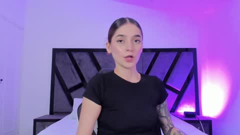 Emily online show from October 2025 05:05:01 AM