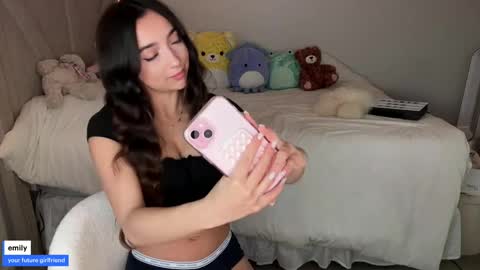 Snapshot of emilyfawn chatting on September 2025 04:03:01 AM emilyfawn online show from September 2025 04:03:01 AM