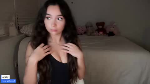 Snapshot of emilyfawn chatting on October 2025 04:48:01 AM emilyfawn online show from October 2025 04:48:01 AM