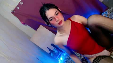 Snapshot of emilyfuckers chatting on January 2025 11:44:02 PM ariane online show from January 2025 11:44:02 PM