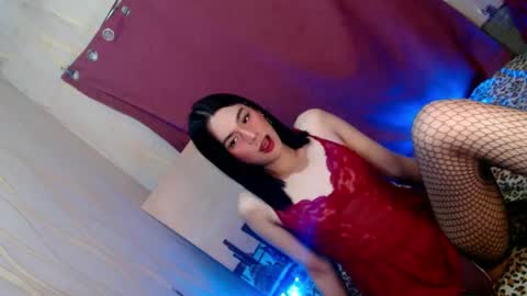 Snapshot of emilyfuckers chatting on January 2025 05:05:02 PM ariane online show from January 2025 05:05:02 PM