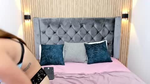 emilygracce online show from June 2026 12:42:02 PM