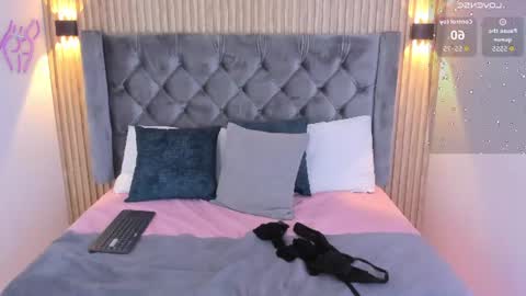 emilygracce online show from July 2026 12:18:02 PM