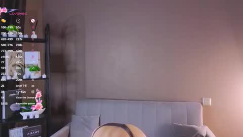 Snapshot of emilyhalden chatting on March 2026 03:18:01 PM Emi online show from March 2026 03:18:01 PM