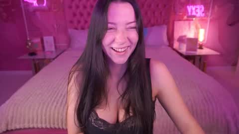 Emily online show from October 2025 07:08:01 AM