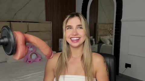 Emily Hendrix online show from February 2025 08:54:01 PM