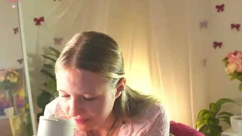 Snapshot of emilyhewell chatting on July 2026 11:20:01 PM Emi online show from July 2026 11:20:01 PM