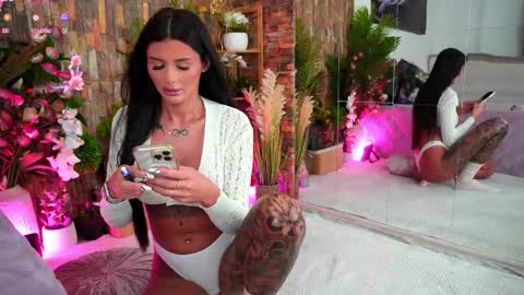 Snapshot of emilyhudsson chatting on September 2025 05:34:01 PM Emily  online show from September 2025 05:34:01 PM