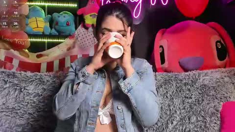 Emily Jhonson online show from February 2025 01:35:02 PM