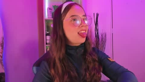 VALEEEN online show from January 2025 03:38:01 PM