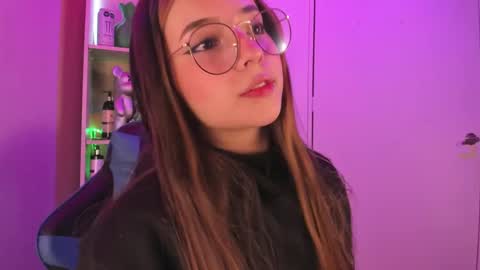 VALEEEN online show from February 2025 03:49:02 PM