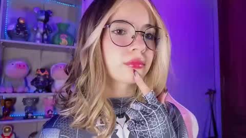 VALEEEN online show from September 2025 04:39:01 PM