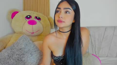 Snapshot of emilylittle___ chatting on April 2026 10:33:02 PM EMI online show from April 2026 10:33:02 PM