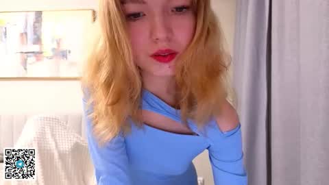 Snapshot of emilyluvo chatting on October 2025 05:14:02 PM Emily online show from October 2025 05:14:02 PM