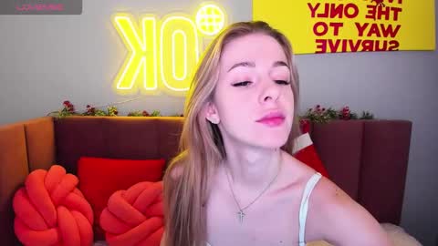 Snapshot of emilymagnificent chatting on January 2026 01:30:01 AM emilymagnificent online show from January 2026 01:30:01 AM