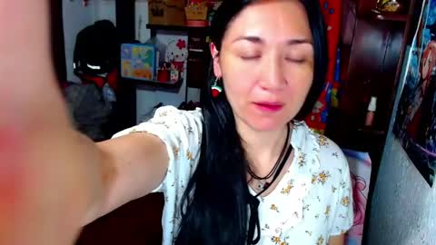 Nickole online show from April 2026 04:01:01 PM