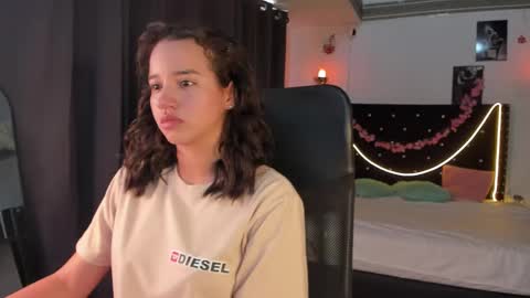 Snapshot of emilyrousex chatting on March 2025 05:58:02 PM emilyrousex online show from March 2025 05:58:02 PM