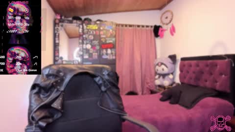 Snapshot of emilyrymer chatting on December 2024 10:32:02 PM Emily Support me to have 100 likes plx online show from December 2024 10:32:02 PM