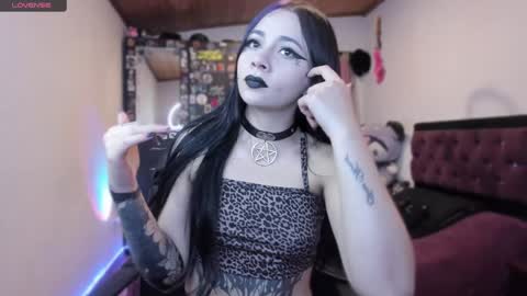 Snapshot of emilyrymer chatting on December 2024 12:54:01 AM Emily Support me to have 100 likes plx online show from December 2024 12:54:01 AM