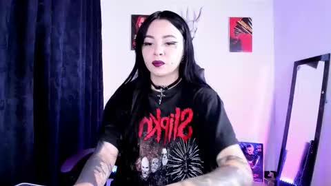 Snapshot of emilyrymer chatting on September 2025 08:03:01 PM Emily Support me to have 100 likes plx online show from September 2025 08:03:01 PM