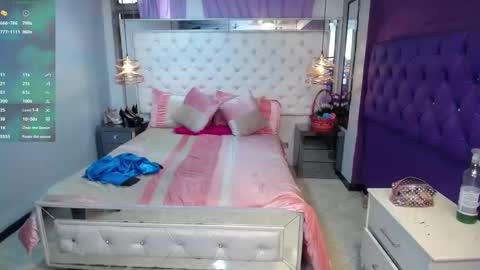 Snapshot of emilysander_ chatting on December 2024 07:00:01 PM Emily online show from December 2024 07:00:01 PM