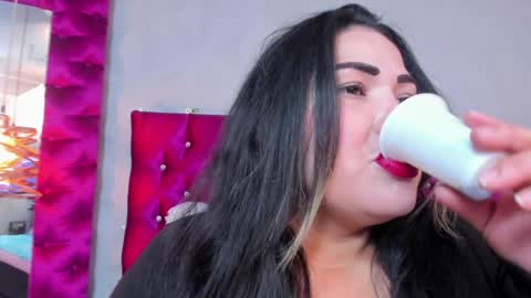 Snapshot of emilysander_ chatting on January 2025 01:06:02 PM Emily online show from January 2025 01:06:02 PM