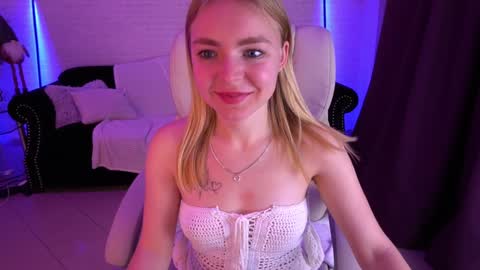 Snapshot of emilysunshines chatting on December 2024 05:38:02 AM MY NAME IS Emily WELCOME EVERYONE I WILL BE HAPPY TO GIVE YOU WHAT YOU HAVE DREAMED OF FOR SO LONG online show from December 2024 05:38:02 AM