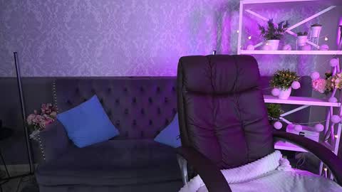 Snapshot of emilysunshines chatting on October 2025 06:44:01 AM MY NAME IS Emily WELCOME EVERYONE I WILL BE HAPPY TO GIVE YOU WHAT YOU HAVE DREAMED OF FOR SO LONG online show from October 2025 06:44:01 AM